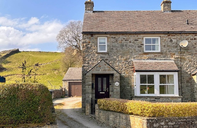 A cosy stone cottage with stunning views, village charm, and adventure at your doorstep