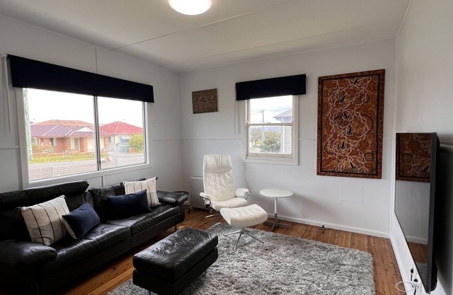 A delightful cottage only an easy 10 minute walk to Toowoon Bay & Shelly Beaches