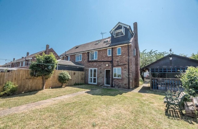 A fantastic holiday home close to the beach - Number 27, Alderton