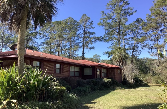 A Farm Stay only 3 miles from Live Oak