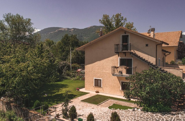 A few kilometers from L'Aquila, surrounded by greenery, there is your corner of tranquility