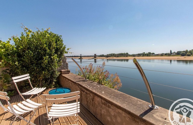 Authentic 3-Level House with Terrace and Loire View