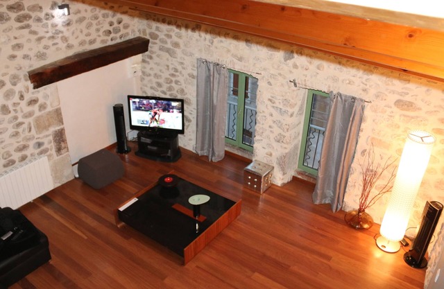 A fully renovated apartment combining design and traditions