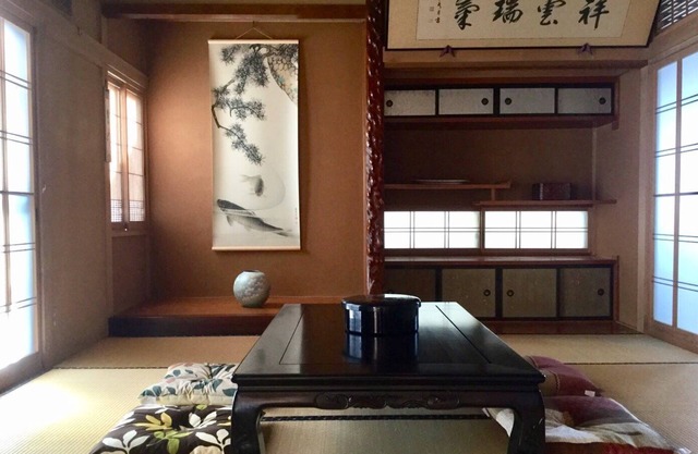 A house with a Showa retro atmosphere within walki / Noboribetsu Hokkaidō