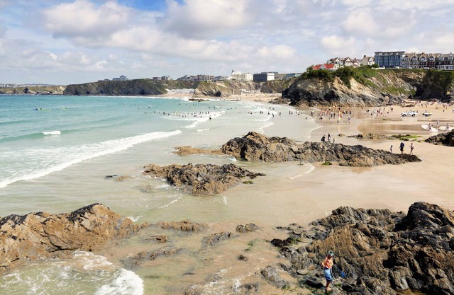 A house with stunning sea views and luxurious accommodation for up to 8 guests.
