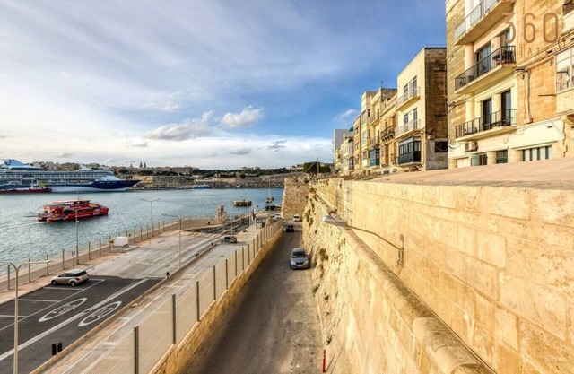 A lovely, 1BR home with lovely views in Isla