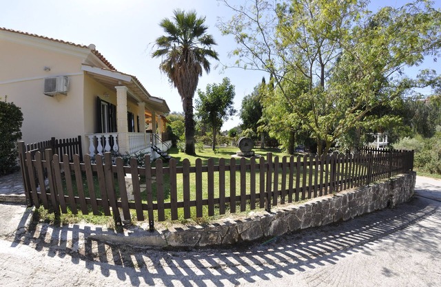 A NICE HOUSE 350M FROM THE SEA