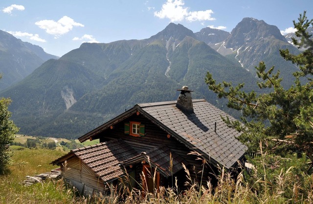A paradise for those seeking peace and quiet who are prepared to forego the comforts of today.