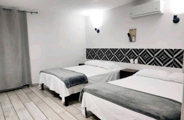 ¡A Pasos de la Plaza Principal! Habitación muy Céntrica en Tequila