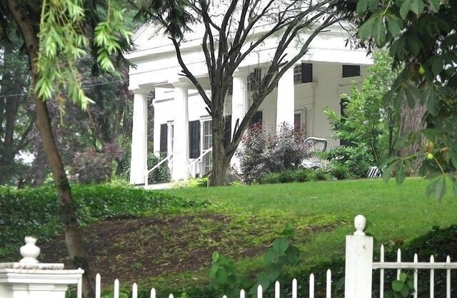 A Perfect Corner of the World Historic Mansion Overlooking Niagara Gorge