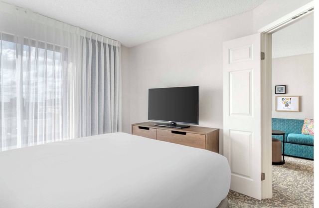 A Place You'll Surely Enjoy! Short Drive to Elmendorf Lake Park, Pet-Friendly