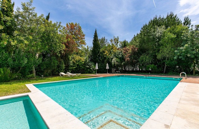 A quality apartment in a superb location.