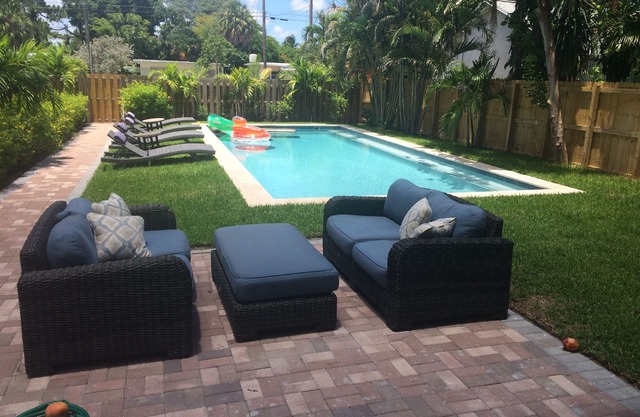 A Quiet Oasis - Private Studio - Large Saltwater Pool. - Hot Summer Discounts!