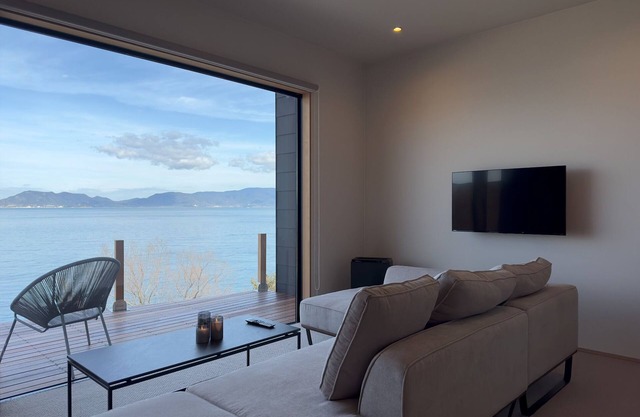 A room with a spectacular view and a jacuzzi Enjo/Takamatsu Kagawa