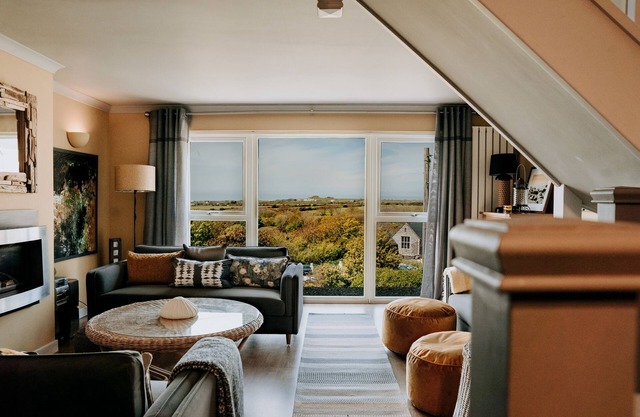 A wonderful contemporary house in the very heart of St Davids with wifi.