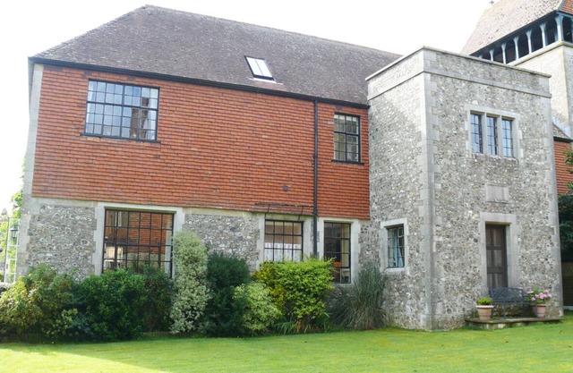 A wonderful Grade II listed cottage in stunning countryside with private beach