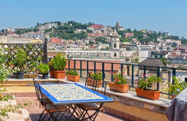 A wonderful penthouse in Naples
