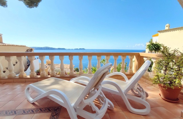 A3019 Sea view apartment for 3 people in Cala Fornells