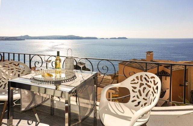 A3671 Sea view apartment for 3 people in Cala Fornells