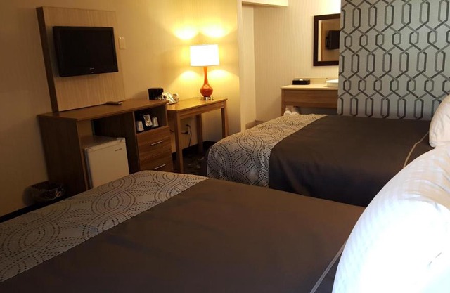 AArtpark Hotel Inn at Lewsiton