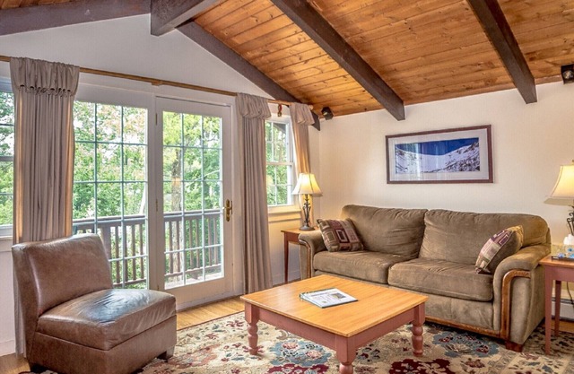 Abbott Brook Chalet A - Private Setting - 5 Mi From Storyland