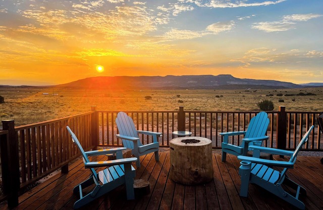 Abiquiu Lake Retreat-nBeautiful views, full kitchen, WiFi ,family friendly home