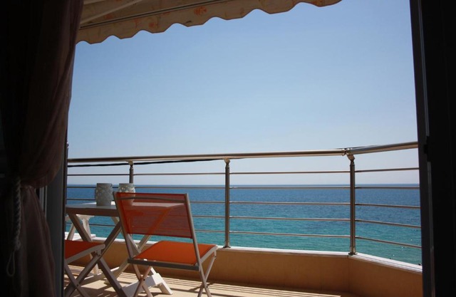 Above the Sea Apartment