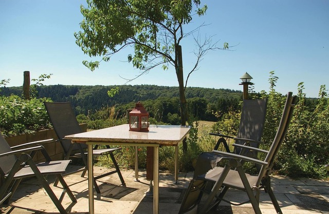Above the Sieg and the picturesque town of Eitorf is this cozy vacation apartment. The apartment off