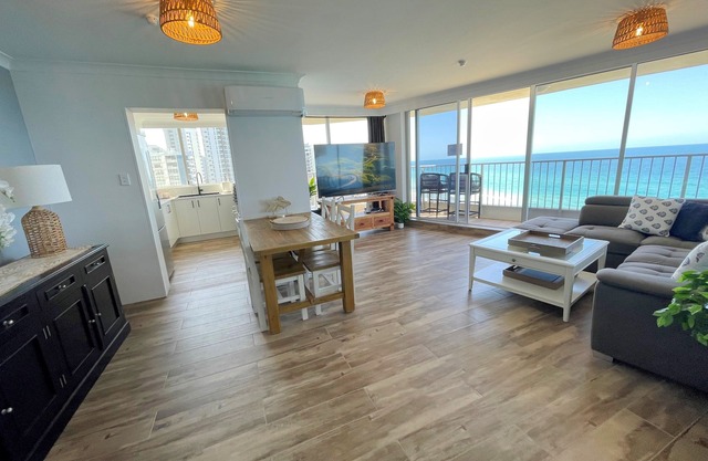 Absolute Beachfront! Main Beach. Doesn't get any better!