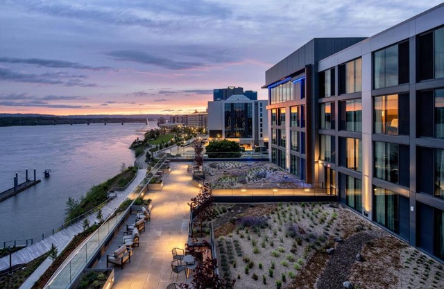 AC Hotel by Marriott Vancouver Waterfront