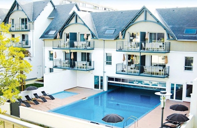Accès Piscine ! Appartement cosy près de la plage