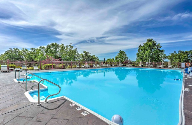 Access to 5 Pools: Ground-floor Branson Condo!