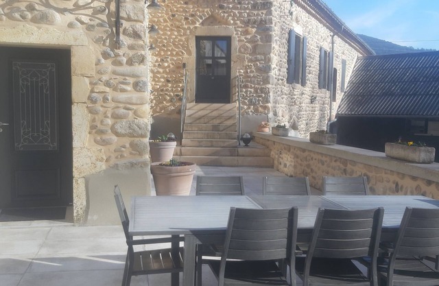 ACCOMMODATION IN A RENOVATED ARDECHOISE FARMHOUSE IN THE HEART OF THE ARDECHE REGION