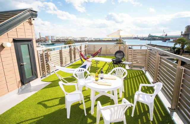 Accommodates 12 people Rooftop BBQ available Pet/Yokkaichi Mie