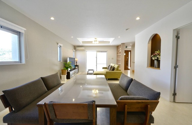 Accommodates up to 12 people Enjoy a relaxing time in Okinawa with two families friends and family/Uruma Okinawa