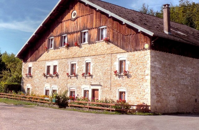 Accommodation in our old Comtois farmhouse