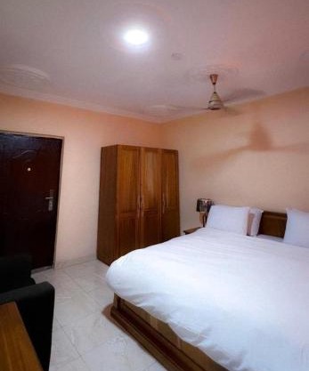 Accra-5Bedroom-3Bathroom-PrivateParking