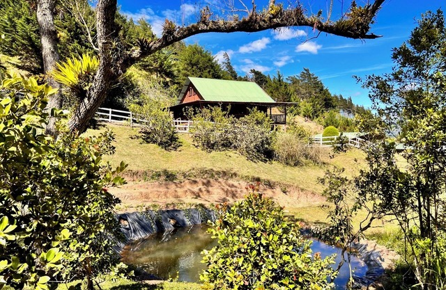 Acogedora cabaña rustica de montaña en 30 mil metros para explorar con