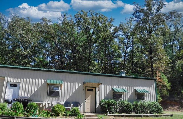 Acorn Timbers Apartment - Lakefront apartment with pier on Lake O' the Pines.