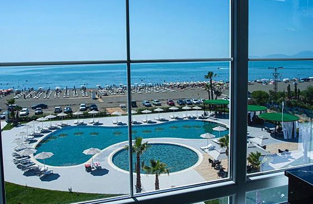 Adamas Resort & Hotel
