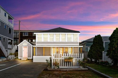 Addie Shack & Cammie Cabana Pet Friendly 10pp