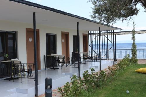 Address Küçükkuyu