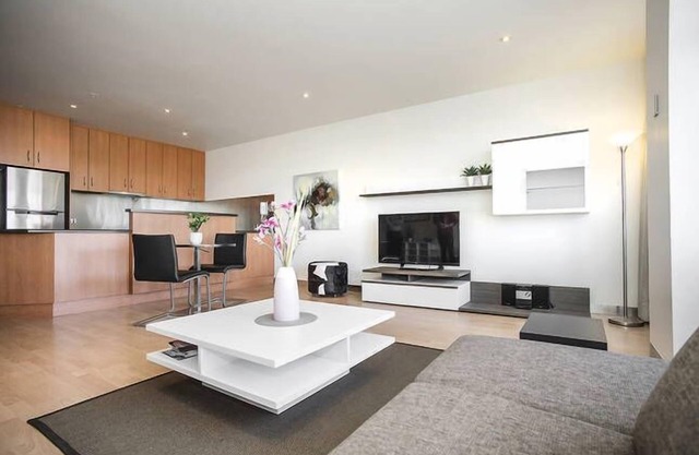Adelaide Parkland Tower Apartment