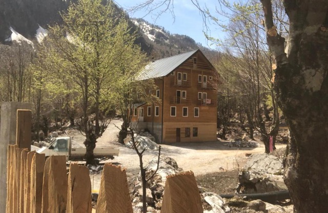 Adenisi guesthouse