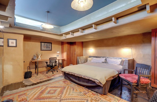 Adobe Studio: 2 Blocks to Dtwn Santa Fe Plaza!