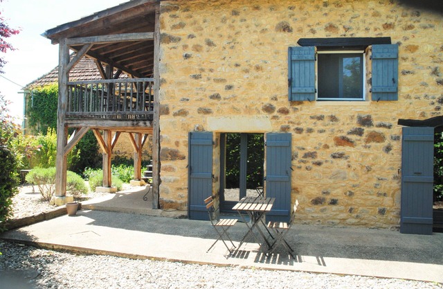 Adorable cosy stone cottage, newly renovated, with private pool and lovely views