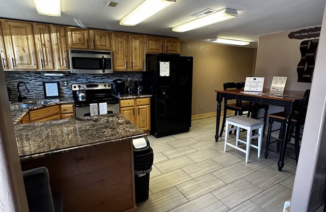 Adorable 2 Bedroom Guest House with a Kids Loft