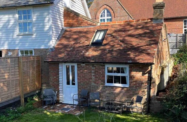 Adorable and Cosy Tiny Cottage