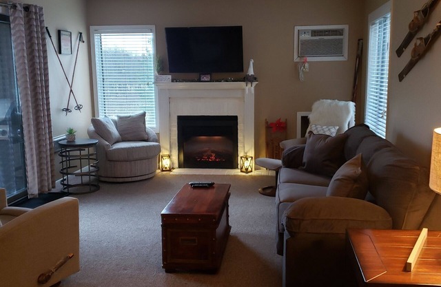 Adorable Condo Close To Ski Hills At Peak N Peek Resort Recently Renovated
