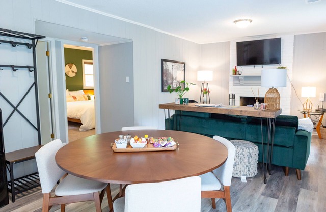 Adorable downtown Cary basement apartment with fully fenced in yard